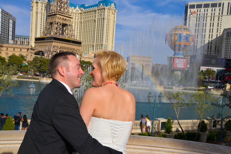 Vegas limo photo tour couple in front of bellagio fountains - 159 - Vegas Photo Tour -